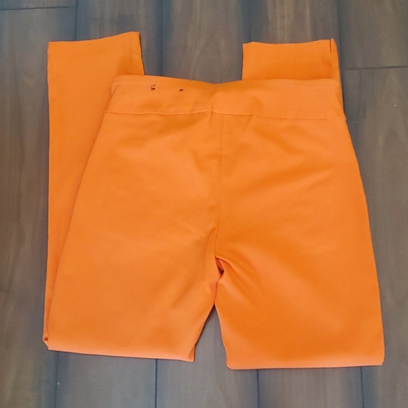 Attyre - Picture 3 of 4